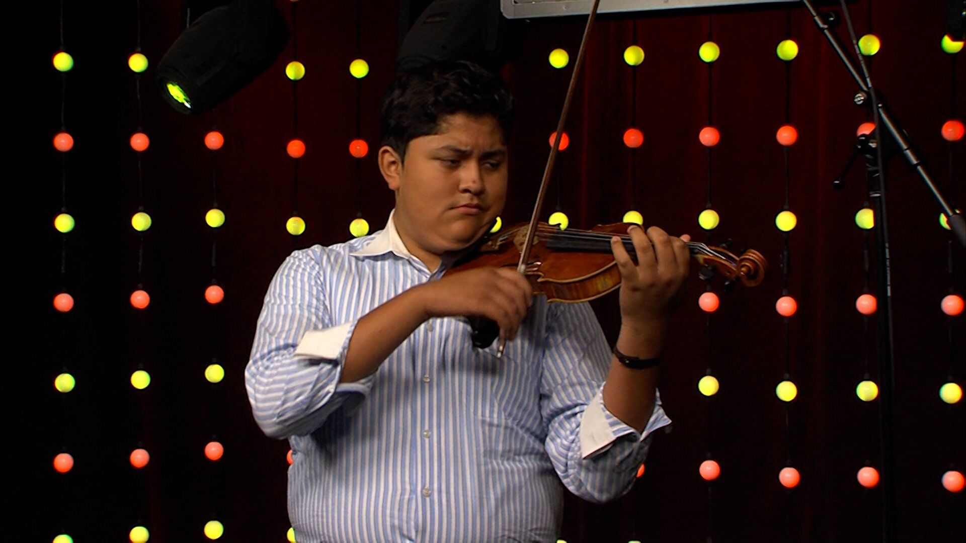 Jonathan Zapuche Showcases His Talent with some Classical Music on the Mid-South Audio Stage